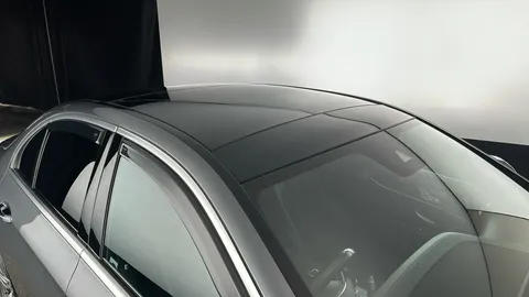 MERCEDES-BENZ E CLASS E220d AMG Line Premium 9G-Tronic