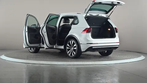 VOLKSWAGEN TIGUAN 2.0 TSi 180 4Motion R-Line DSG