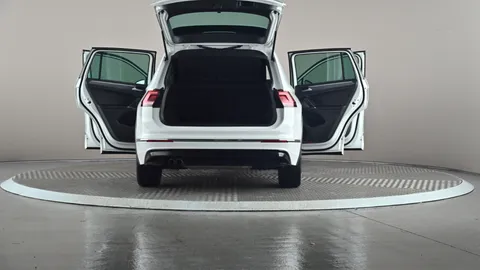 VOLKSWAGEN TIGUAN 2.0 TSi 180 4Motion R-Line DSG