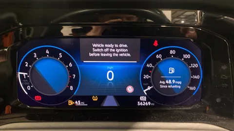 VOLKSWAGEN GOLF 1.5 TSI Life