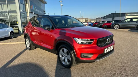 VOLVO XC40 2.0 D3 Momentum Pro AWD Geartronic