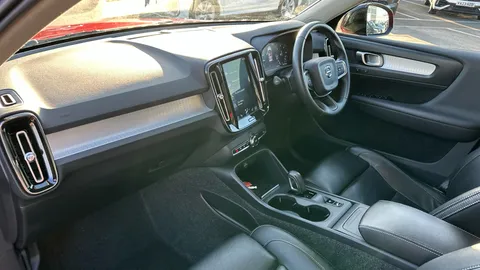 VOLVO XC40 2.0 D3 Momentum Pro AWD Geartronic