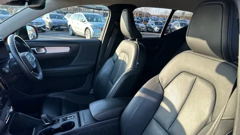 VOLVO XC40 2.0 D3 Momentum Pro AWD Geartronic