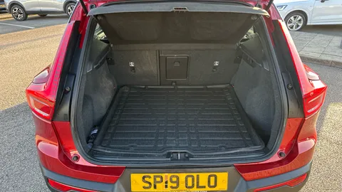 VOLVO XC40 2.0 D3 Momentum Pro AWD Geartronic