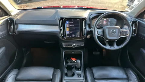 VOLVO XC40 2.0 D3 Momentum Pro AWD Geartronic