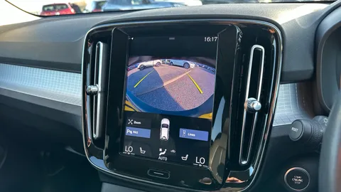 VOLVO XC40 2.0 D3 Momentum Pro AWD Geartronic