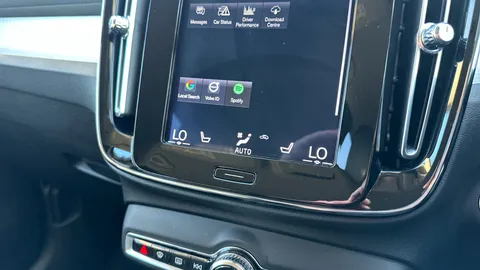 VOLVO XC40 2.0 D3 Momentum Pro AWD Geartronic