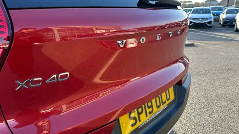 VOLVO XC40 2.0 D3 Momentum Pro AWD Geartronic