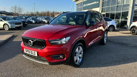 VOLVO XC40 2.0 D3 Momentum Pro AWD Geartronic