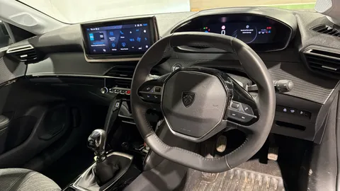 PEUGEOT 208 1.2 PureTech 100 Allure