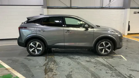 NISSAN QASHQAI 1.3 DiG-T MH N-Connecta