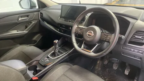 NISSAN QASHQAI 1.3 DiG-T MH N-Connecta