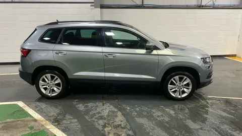 SKODA KAROQ 1.5 TSI SE Technology DSG