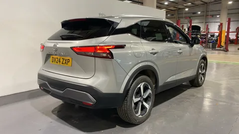 NISSAN QASHQAI 1.3 DiG-T MH 158 N-Connecta Xtronic