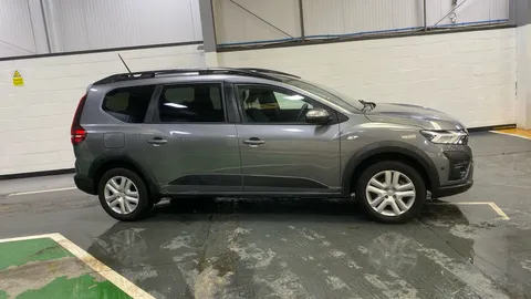 Dacia Jogger 1.6 HEV Expression Auto [7 Seats]