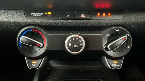 KIA STONIC 1.0T GDi 99 2