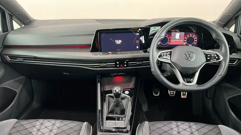 VOLKSWAGEN GOLF 1.5 TSI R-Line