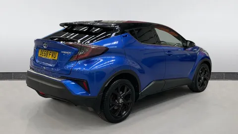 TOYOTA C-HR 1.8 Hybrid Dynamic CVT