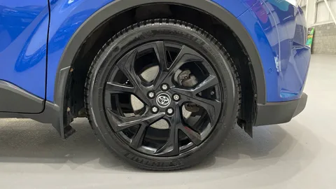 TOYOTA C-HR 1.8 Hybrid Dynamic CVT