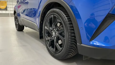 TOYOTA C-HR 1.8 Hybrid Dynamic CVT