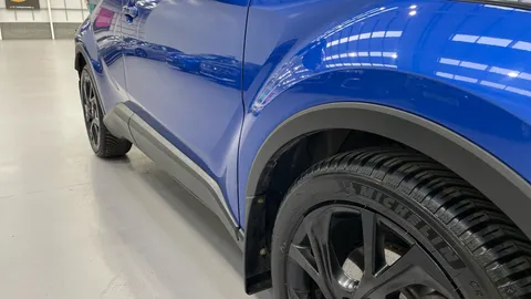 TOYOTA C-HR 1.8 Hybrid Dynamic CVT