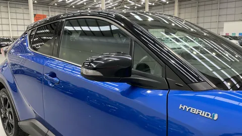 TOYOTA C-HR 1.8 Hybrid Dynamic CVT