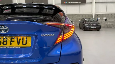 TOYOTA C-HR 1.8 Hybrid Dynamic CVT