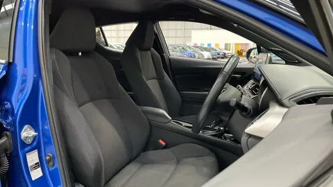 TOYOTA C-HR 1.8 Hybrid Dynamic CVT