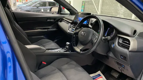 TOYOTA C-HR 1.8 Hybrid Dynamic CVT