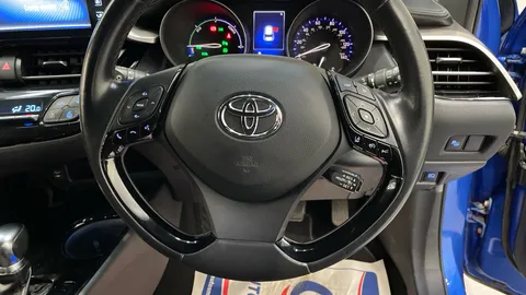 TOYOTA C-HR 1.8 Hybrid Dynamic CVT