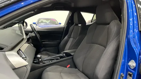 TOYOTA C-HR 1.8 Hybrid Dynamic CVT