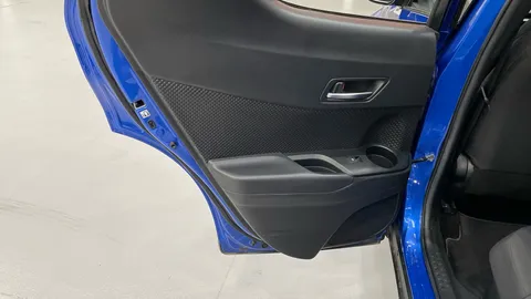 TOYOTA C-HR 1.8 Hybrid Dynamic CVT