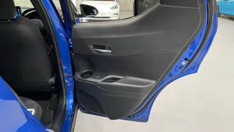 TOYOTA C-HR 1.8 Hybrid Dynamic CVT