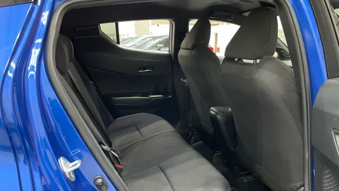 TOYOTA C-HR 1.8 Hybrid Dynamic CVT