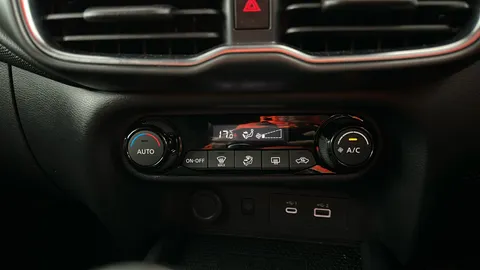 NISSAN JUKE 1.0 DiG-T N-Connecta