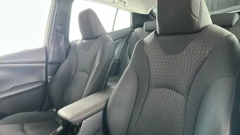 TOYOTA PRIUS 1.8 VVTi Plug-in Business Edition Plus CVT