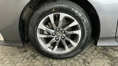 TOYOTA PRIUS 1.8 VVTi Plug-in Business Edition Plus CVT