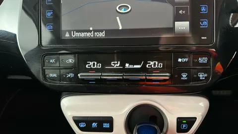 TOYOTA PRIUS 1.8 VVTi Plug-in Business Edition Plus CVT