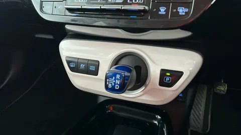 TOYOTA PRIUS 1.8 VVTi Plug-in Business Edition Plus CVT