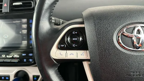 TOYOTA PRIUS 1.8 VVTi Plug-in Business Edition Plus CVT