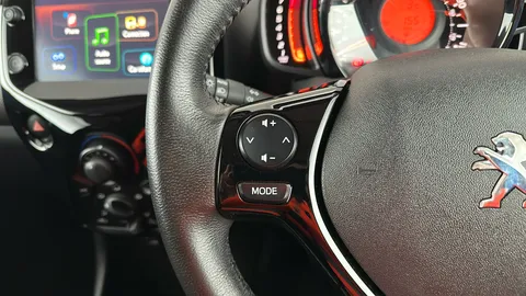 PEUGEOT 108 1.0 72 Allure