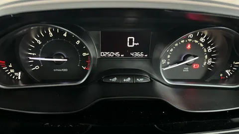 PEUGEOT 208 1.2 PureTech 82 Active