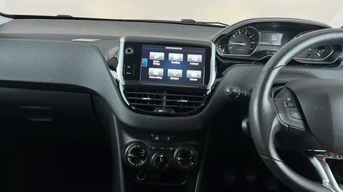 PEUGEOT 208 1.2 PureTech 82 Active