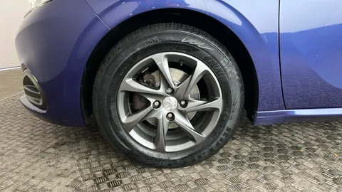 PEUGEOT 208 1.2 PureTech 82 Active