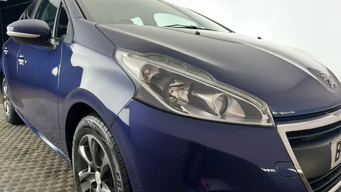 PEUGEOT 208 1.2 PureTech 82 Active