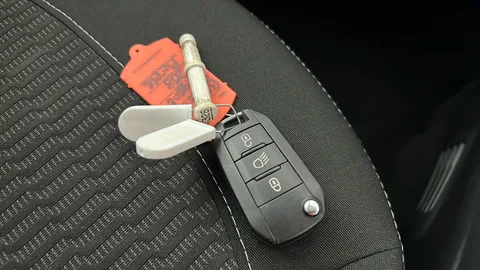 PEUGEOT 208 1.2 PureTech 82 Active