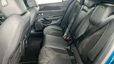 PEUGEOT 408 1.2 PureTech GT EAT8