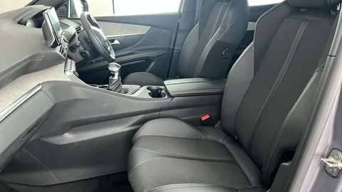 PEUGEOT 3008 1.2 PureTech GT