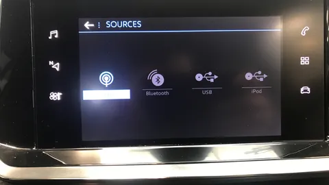 PEUGEOT 208 1.2 PureTech 100 Allure Premium +