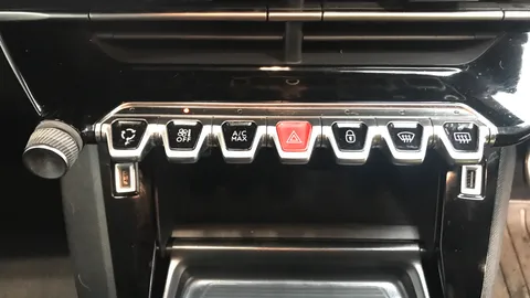 PEUGEOT 208 1.2 PureTech 100 Allure Premium +